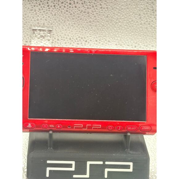 psp 3000 w/charger adapter & new battery - Picture 10 of 10